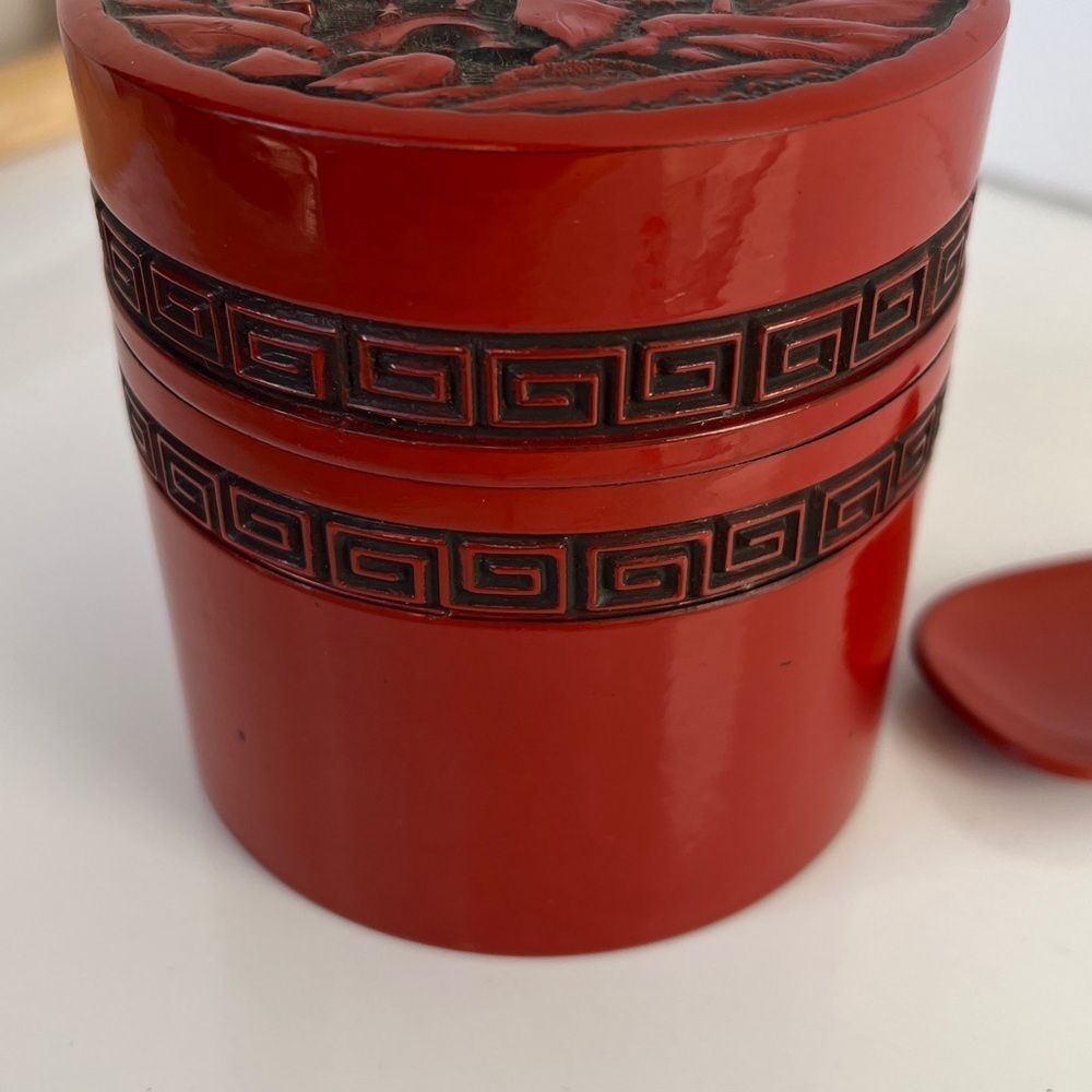 Vintage Chinese Cinnabar Lacquer Tea Caddy Jar with Spoon Red Carved Lid - Picture 3 of 15